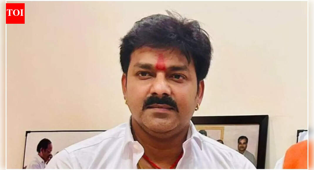 Watch: Viral chaos at Pawan Singh's birthday: Friend Vishal Singh pushed off stage