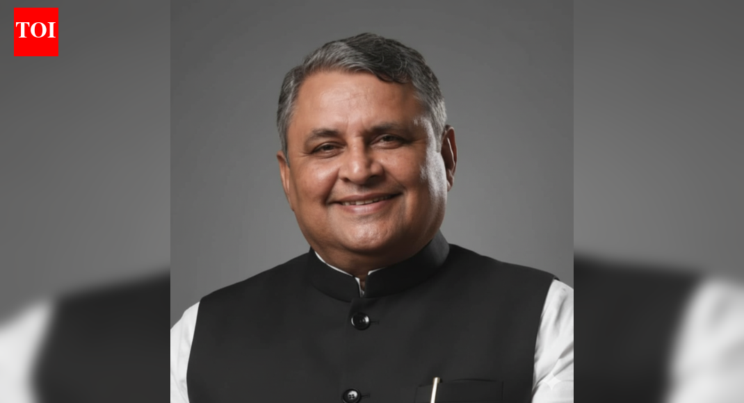 Minister asks officials to complete flood-control work on priority