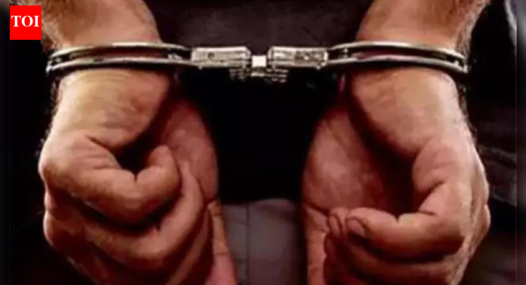 Two suspected cattle smugglers thrashed in city