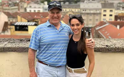 “Put me in, Coach”: Jordan Hudson goes viral with playful new post surrounding Bill Belichick and UNC football