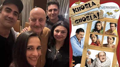  OG cast of Anupam Kher, Tara Sharma Saluja, Parvinn Dabbass, Kiran Juneja, Ranvir Shorey reunites in EPIC selfie - See PIC