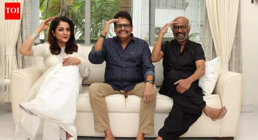 'Padayappa' celebration: Rajinikanth hosts reunion at home, Ramya Krishnan and KS Ravikumar pose for an iconic picture