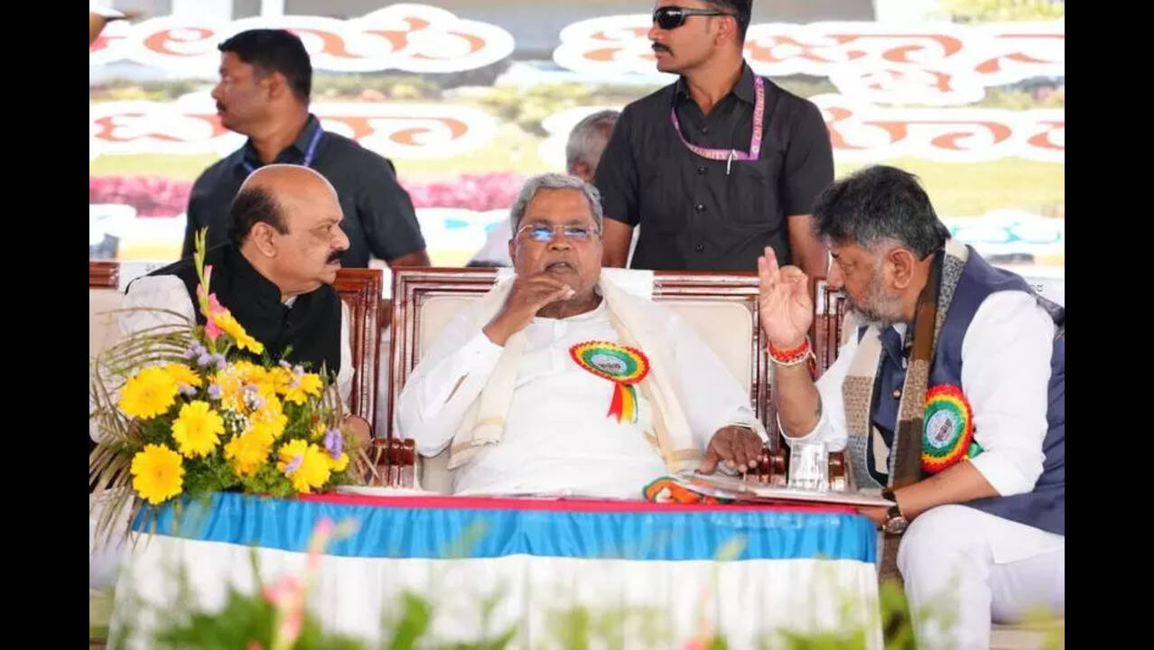 CM announces super speciality hospital, cancer hospital in each district |  Hubballi News - The Times of India