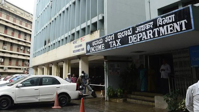 I-T department flags crypto risks, opposes entry