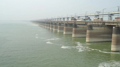 Officials visit Farakka Barrage ahead of Bangladesh deal expiring