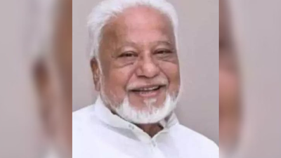 Maharashtra: Congress neta Hidayat Patel dies of stab injuries; 7k mourners attend funeral in Akola