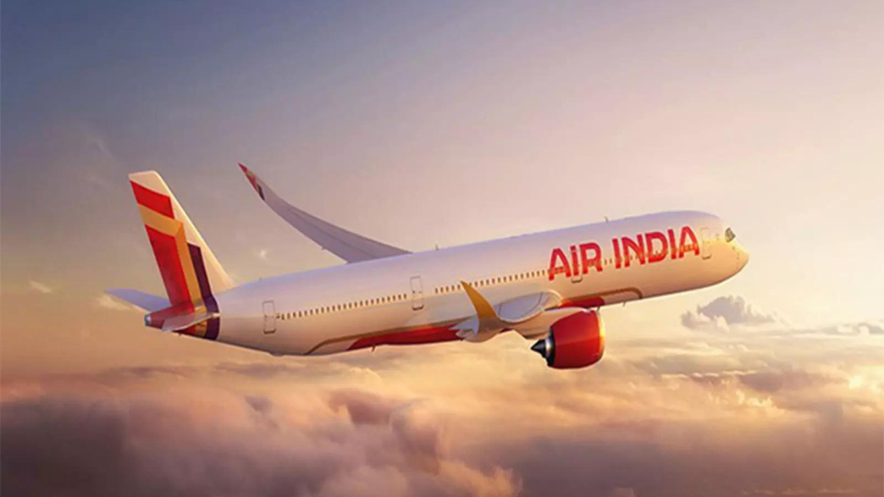 Air India fleet revamp: Airline takes first custom-made Dreamliner  post-privatisation; wide-body induction gathers pace - The Times of India