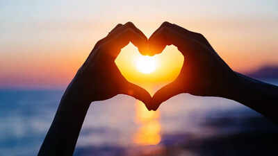 Cancer Daily Horoscope: January 9, 2026 - Astrological Forecast | Quick Digest