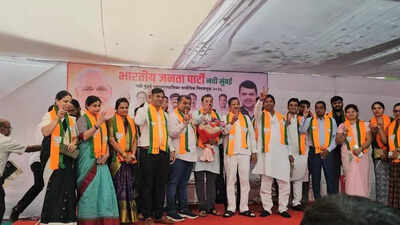 Day after aborting alliance, BJP receives suspended Cong councillors into its fold