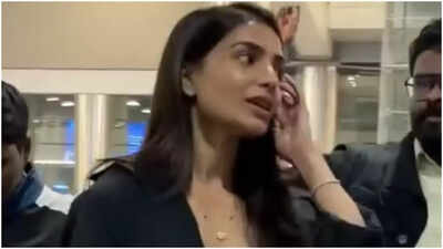Samantha Ruth Prabhu flaunts her mangalsutra as she gets snapped at the airport with husband Raj Nidimoru - Watch
