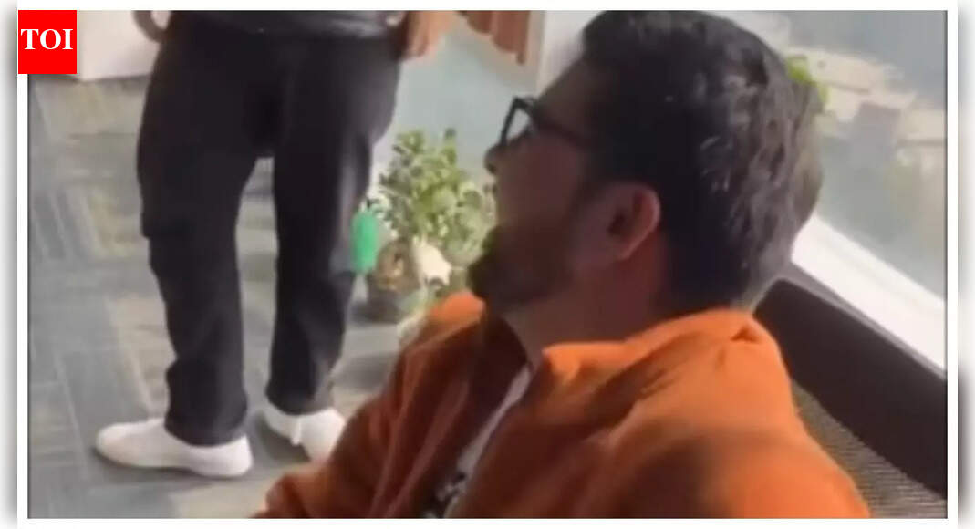 Manager brings food, but forgets laptop at home during office 'potluck', team shares hilarious reaction; internet calls him 'jackpot manager'