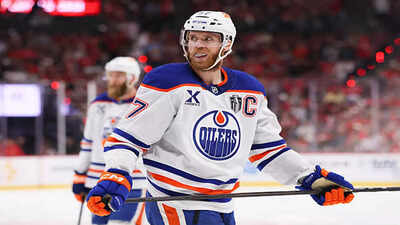 Connor McDavid records goal and assist in 17-game point run, leading Oilers to 4-3 win over Jets’ 11th consecutive defeat