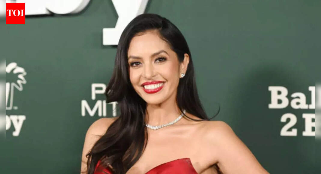 Vanessa Bryant thanks fans for braving rain at emotional Mamba book signing