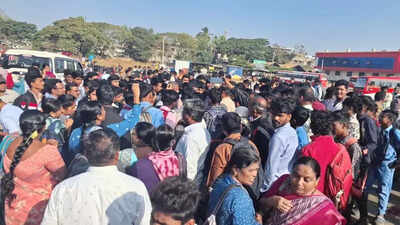 Haveri commuters protest bus shortage on Hangal-Sirsi route