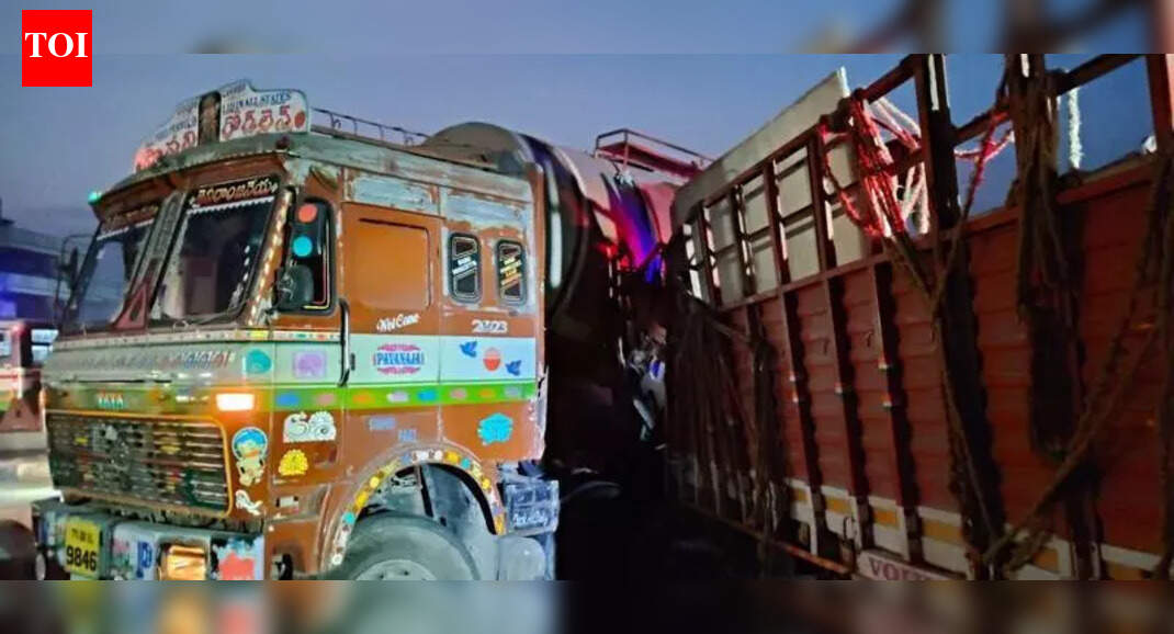 Truck-van accident causes tiles to shift, 3 workers crushed to death