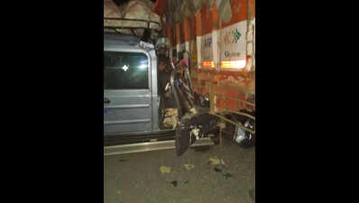 Four Ayyappa devotees die as vehicle hits truck parked on highway in Karnataka