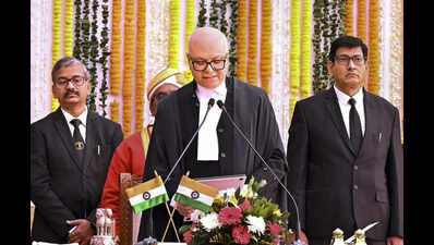 Jharkhand HC Chief Justice Sonak takes oath of office at Lok Bhavan