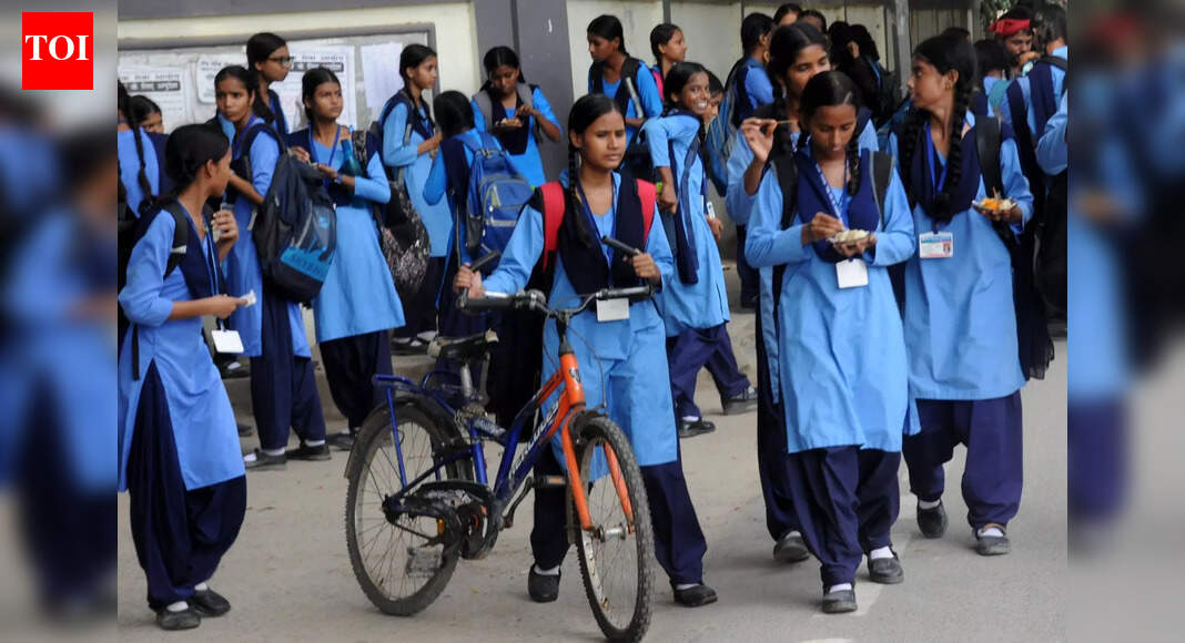 Govt announces admissions for OBC girls in high schools for new session