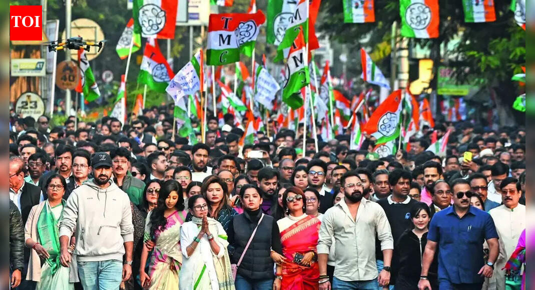 'Why did you come like a thief': Didi walks 6 km to protest 'theft, trespass' by ED; lodges 2 FIRs against agency officials