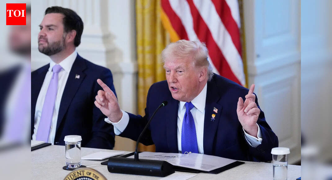 Won't let US public be ripped off! Trump puts 10�p on credit card interest rates