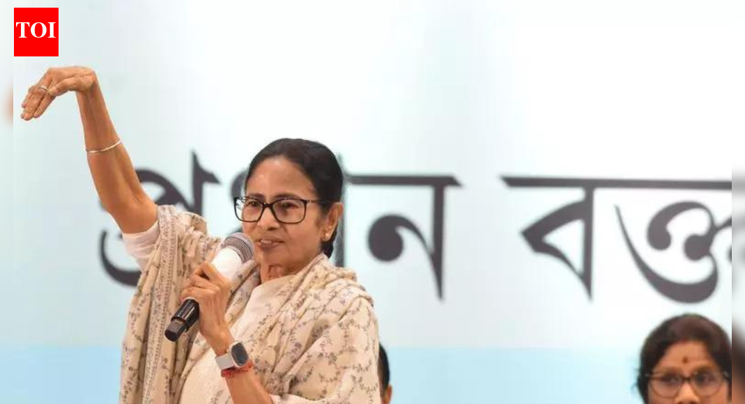 'Don't cross limits,you are lucky I haven’t released pen drives yet’: Mamata Banerjee to BJP over 'coal scam'