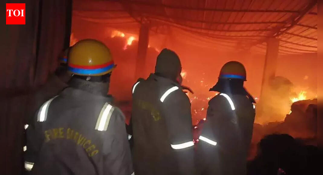 3 dead after fire breaks out in residential structure in Mumbai's Goregaon