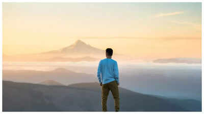 வறுமைக் கோட்டுக்குக் கீழே வளர்ந்த தொழில்நுட்ப வல்லுநர், உலகம் முழுவதும் பயணம் செய்ய 34 வயதில் ஓய்வு பெறுகிறார்; 'கொடூரமான குழந்தைப் பருவம் மற்றும் வறுமையைக் கருத்தில் கொண்டு, இது தனிப்பட்ட வெற்றியாக உணர்கிறேன்...'