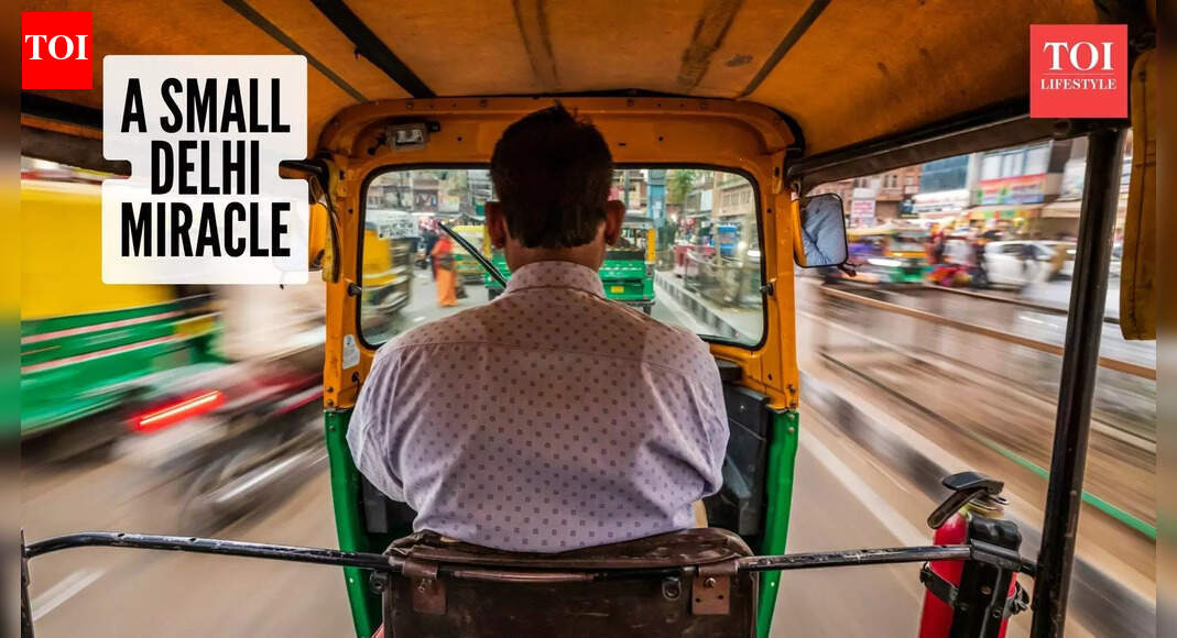 A dead phone, an empty wallet, and one smile: This Delhi auto ride is winning hearts online