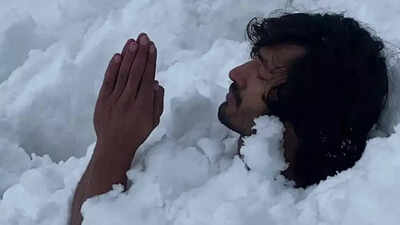 Vidyut Jammwal leaves the internet shocked as burries himself in snow, goes nude to climb a tree: 'Sahaja means returning to a state of natural ease and instinct'
