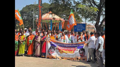 BJP protest in Haveri over alleged assault on woman party worker