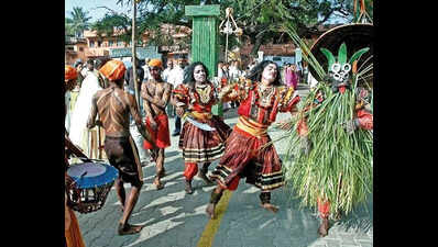 Elderly artistes left waiting as pension payments drag on for years