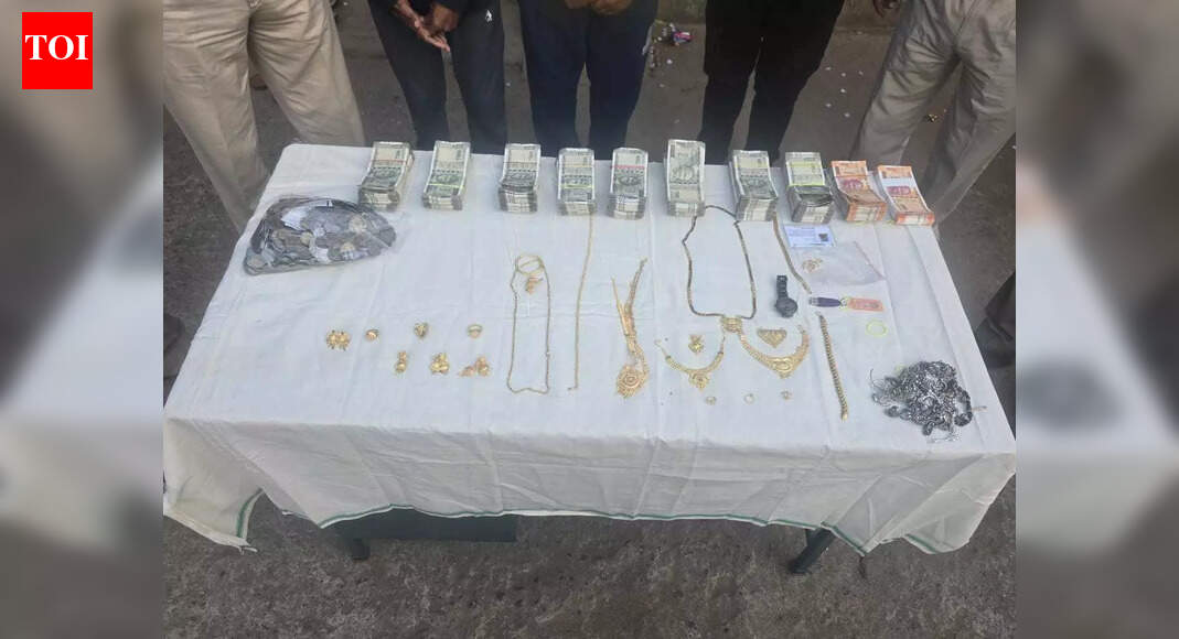 Burglars arrested with Rs 35L booty in Odisha's Berhampur