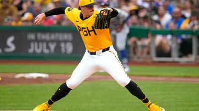 Drew Maggi, 33, makes MLB debut with Pirates after 13 years in minors MLB Pittsburgh Pirates栓抜きキーリング