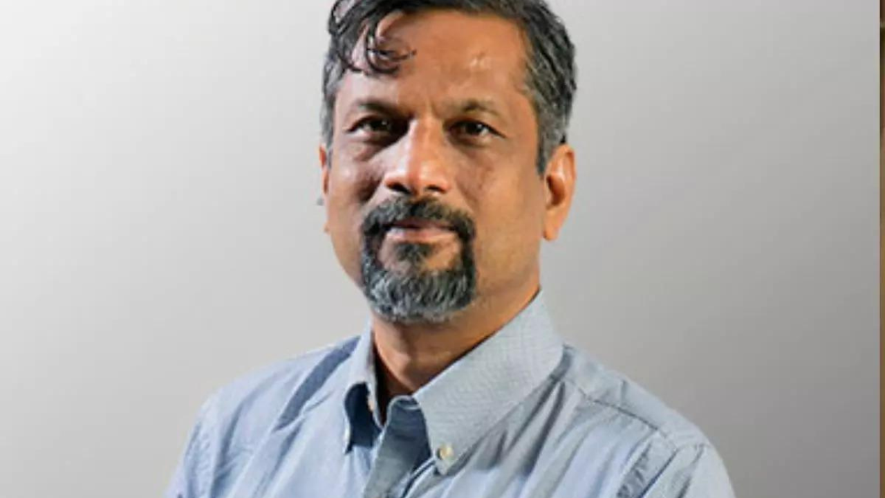 Zoho founder Sridhar Vembu says: AI reduces need for junior engineers, but then …