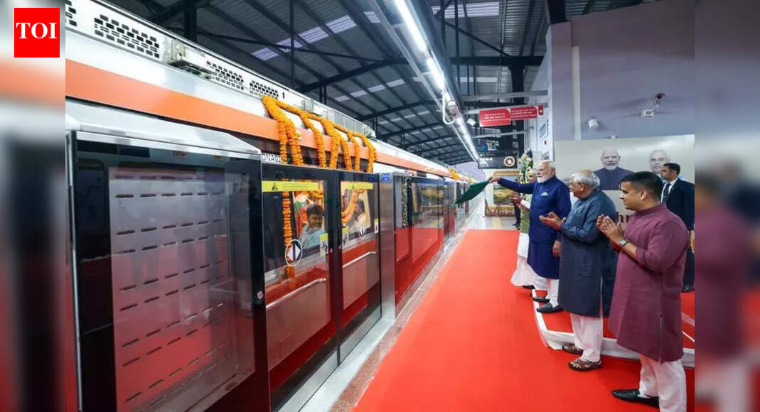Prime Minister flags off Metro on Sachivalaya-MMCC stretch