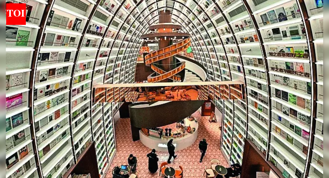 Novel concept: China's spellbinding bookstores draw selfie snappers