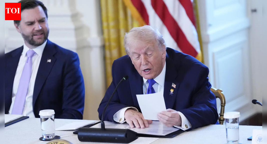 'Incumbent January 2026': Trump posts fake image; calls himself 'Acting President of Venezuela'