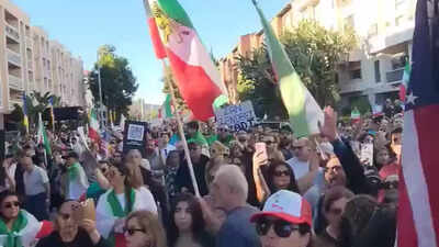  Truck rams into crowd supporting Iran protests in LA; video shows dramatic confrontation