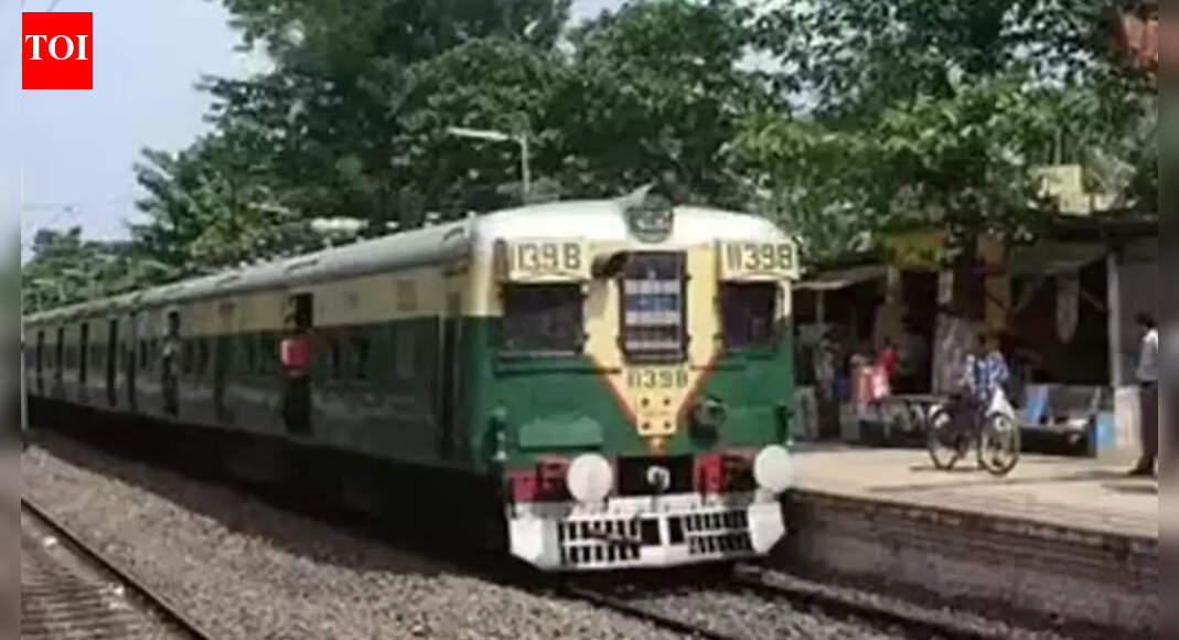 Kolkata: Fire breaks out at stall on Baghajatin station platform; train services disrupted