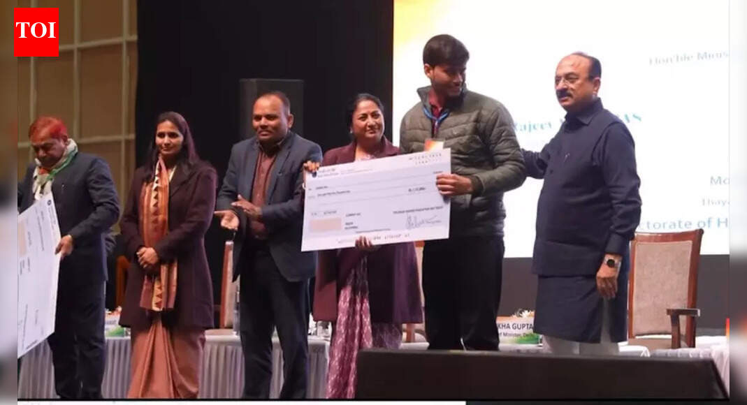 Education must be free from political considerations, says Delhi Minister Sood