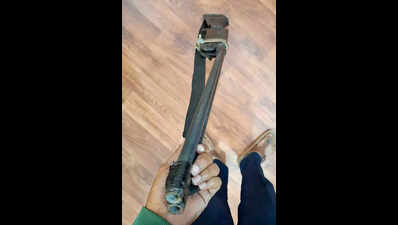 Man with fake gun threatens cashier for free liquor in Bengaluru