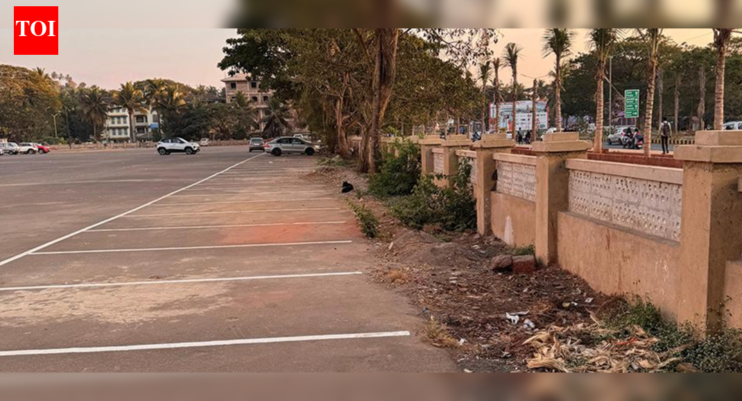 SGPDA deploys workers to clean parking lot of debris