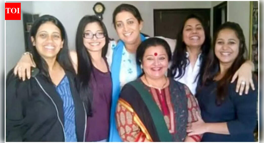 Smriti Irani reacts to a 13 year-old photo with her 'Kyunki Saas Bhi Kabhi Bahu Thi' girl gang, calls them 'madcaps'