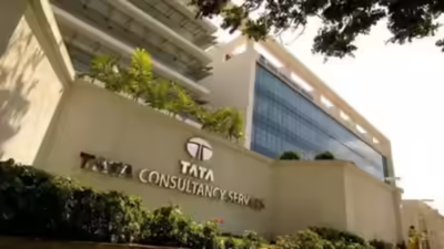 TCS revenue falls 3%, HCL’s rises 5% in Q3