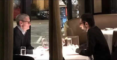  This dinner photo of Tim Cook and Sundar Pichai goes viral
