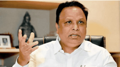 BMC polls: Guardian minister Ashish Shelar campaigns for 32-year-old media advertiser in Lokhandwala