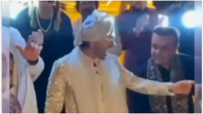 Stebin Ben dances to ‘Saajan Ji Ghar Aaye’, steals spotlight at Hindu wedding with Nupur Sanon - watch video