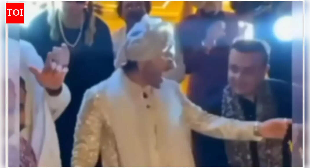 Stebin Ben dances to ‘Saajan Ji Ghar Aaye’, steals spotlight at Hindu wedding with Nupur Sanon - watch video