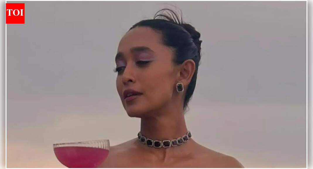 Sayani Gupta wore Rs 1.67 lakh metal dress in ‘Four More Shots Please 4’ that left her with paper cuts