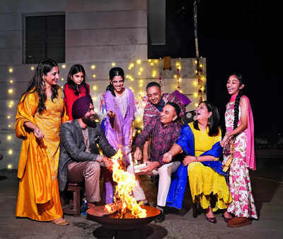  Lohri comes alive in the City of Joy